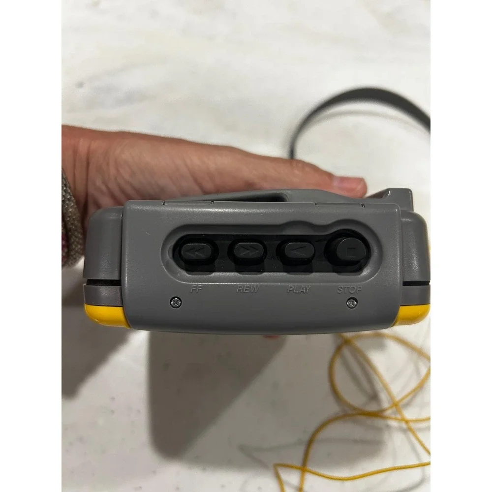 Sony Sports Walkman WM-FS191 AM/FM Cassette Player Yellow MDR-W14 Headphones